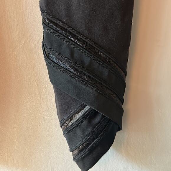Lululemon Wunder Under Crop Black High Rise Leggings Mesh Size 2 - Picture 11 of 11